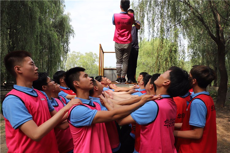 [上海青浦錦繡園軍事基地]-一日軍事拓展活動(dòng)